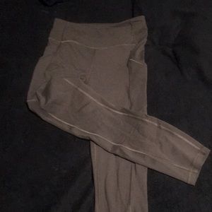 Lululemon high rise crops with pockets 23”  green